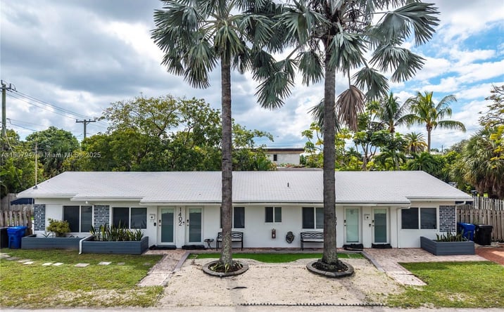 Pictures of Multifamily property located at 1400 NE 14th St, Fort Lauderdale, FL 33304 for sales - image #1