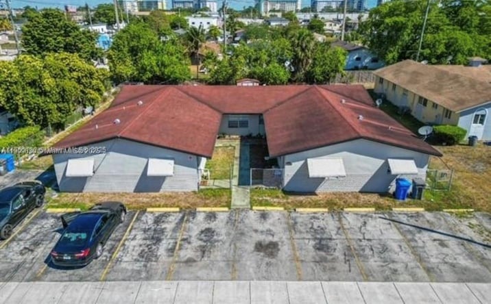 Pictures of Multifamily property located at 4141 SW 20th St # 5 #1-5, West Park, FL 33023 for sales - image #1
