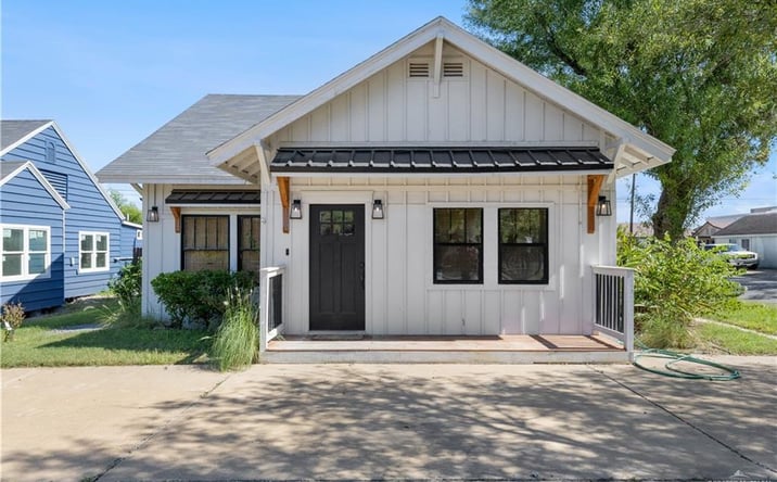 Pictures of Multifamily property located at 602 N 11th Street, McAllen, TX 78501 for sales - image #1