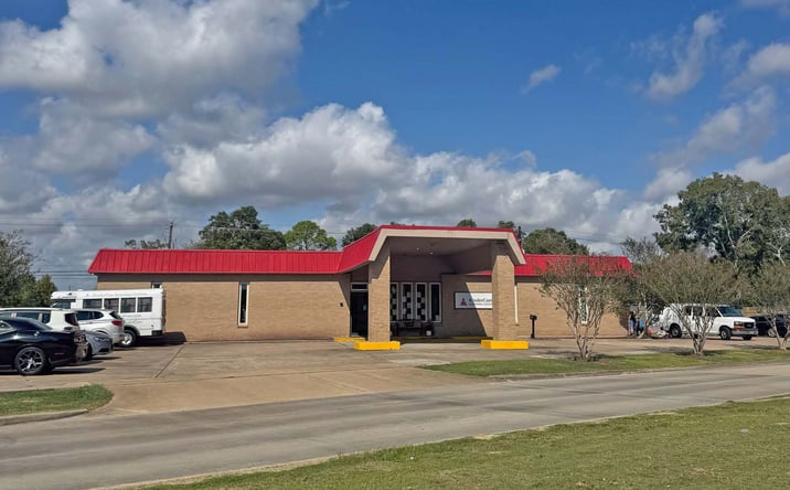Pictures of Retail, Special Purpose property located at 2550 West Bay Area Blvd, Friendswood, TX 77546 for sales - image #1