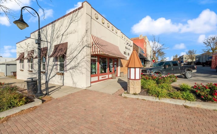Pictures of Hospitality, Mixed Use, Office, Retail, Special Purpose property located at 180 S Elm St., Avoca, IA 51521 for sales - image #1