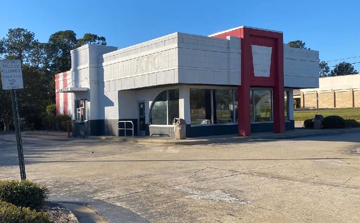 Pictures of Retail property located at 710 E. Washington Ave, Ashburn, GA 31714 for sales - image #1