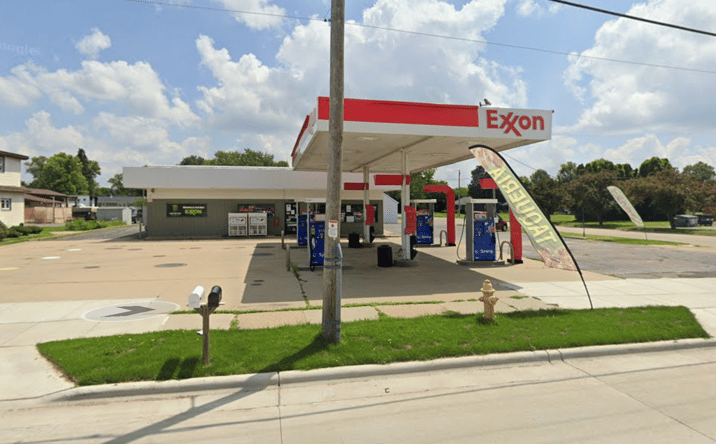 Pictures of Retail property located at 1445 Center Ave, Janesville, WI 53546 for sales - image #1