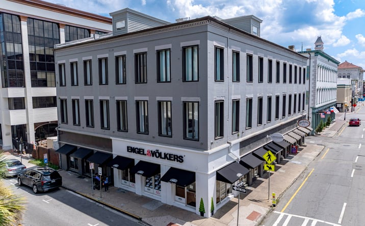 Pictures of Hospitality, Mixed Use, Office, Retail property located at 31 W Congress St, Savannah, GA 31401 for sales - image #1