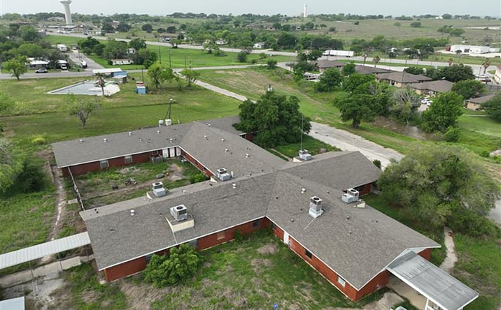 Pictures of Hospitality property located at 209 Country Club Dr, Karnes City, TX 78118 for sales - image #1