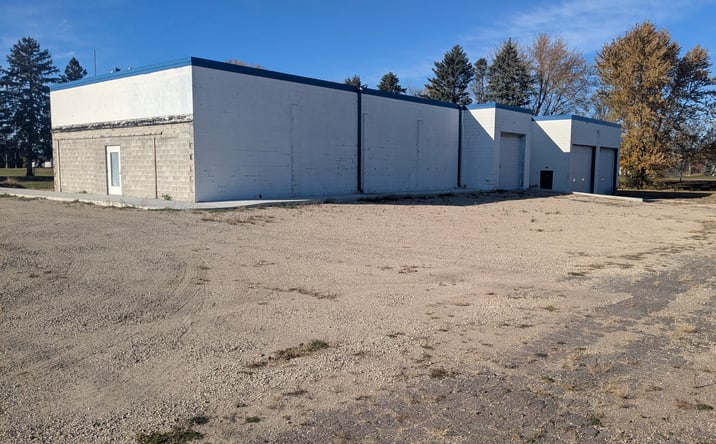 Pictures of Industrial, Mixed Use, Retail property located at 704 18th Ave NW, Austin, MN 55912 for sales - image #1