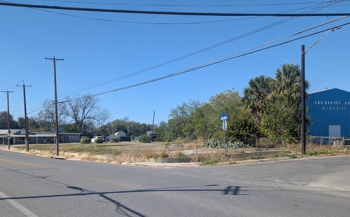 Pictures of Land property located at 407 Castroville Rd, San Antonio, TX 78207 for sales - image #1
