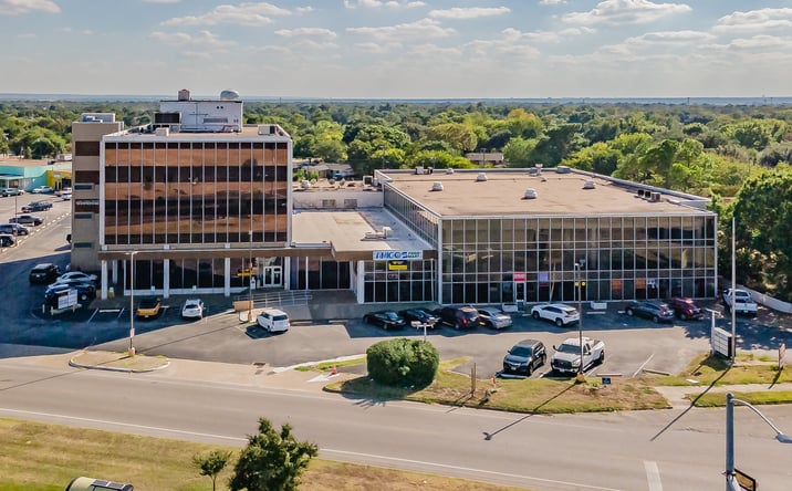 Pictures of Office, Retail property located at 2520 W Irving Blvd, Irving, TX 75061 for sales - image #1