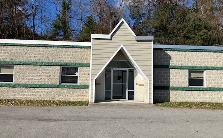 Pictures of Office property located at 941 Pinegrove Ln, Johnstown, PA 15905 for sales - image #1