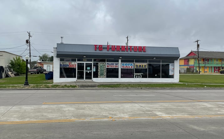 Pictures of Retail property located at 911 9th Ave N, Texas City, TX 77590 for sales - image #1