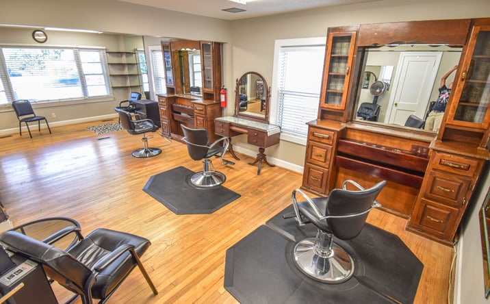 Pictures of Mixed Use, Office property located at 2105 Lurleen B Wallace Blvd, Northport, AL 35476 for sales - image #1
