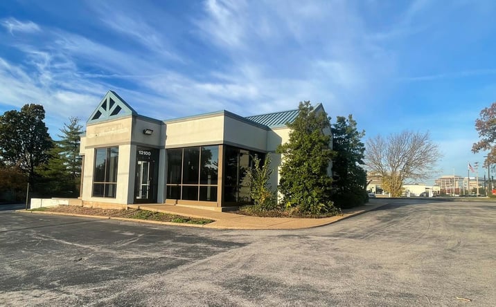 Pictures of Office property located at 12100 Manchester Rd, Des Peres, MO 63131 for sales - image #1