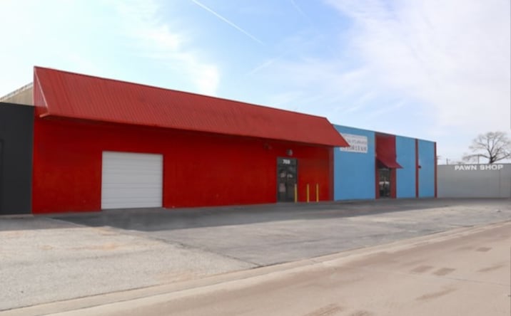 Pictures of Industrial, Mixed Use property located at 709 - 711 W Jefferson St, Grand Prairie, TX 75051 for sales - image #1