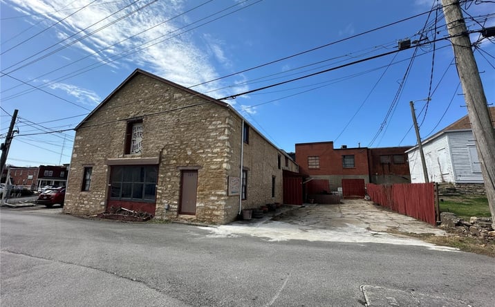 Pictures of Retail, Mixed Use property located at 319 N Main St, Hannibal, MO 63401 for sales - image #1