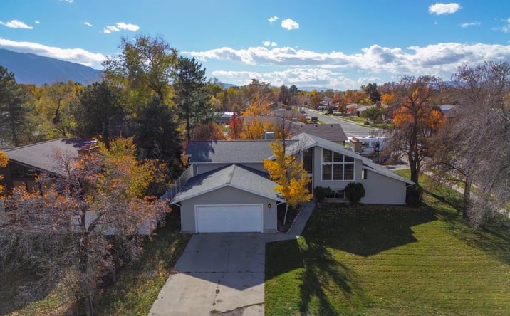 Pictures of Multifamily property located at 512 E LARCHWOOD DR, midvale, UT 84121 for sales - image #1