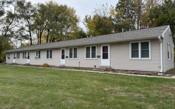 Pictures of Multifamily property located at 305 E 25th St S, Newton, IA 50208 for sales - image #1
