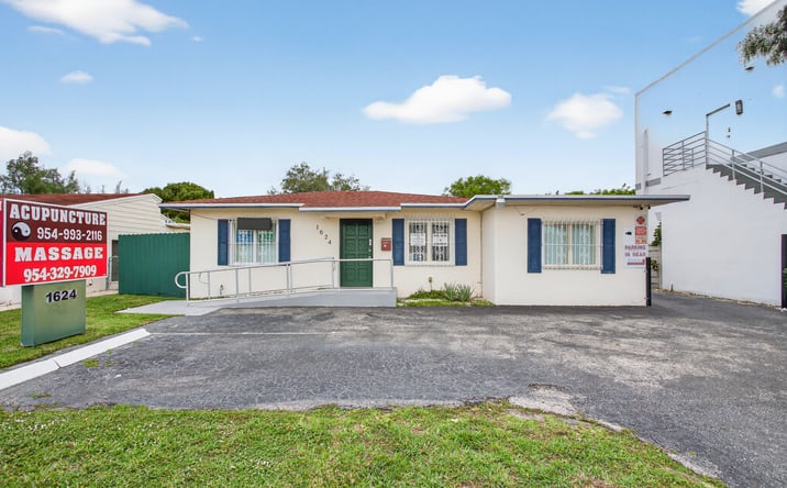 Pictures of Retail property located at 1624 E Atlantic Blvd, Pompano Beach, FL 33060 for sales - image #1