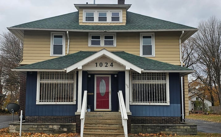 Pictures of Office property located at 1024 S Grand Traverse Street, Flint, MI 48502 for sales - image #1