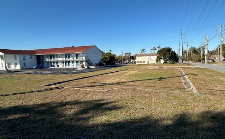 image of property at 3204 BRIDGES ST Morehead City NC 28557