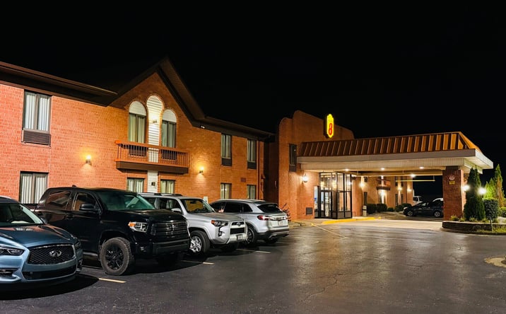 Pictures of Hospitality property located at 2055 E 5th St, Metropolis, IL 62960 for sales - image #1