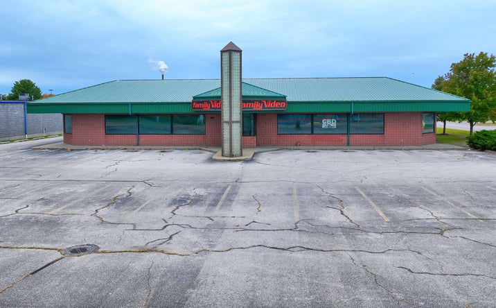 Pictures of Retail property located at 2669 Henry St, Muskegon, MI 49441 for sales - image #1