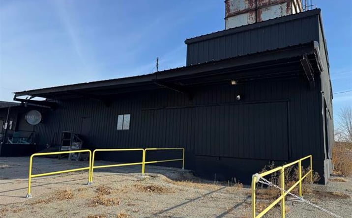 Pictures of Retail, Industrial property located at 136 Huron Avenue, Oconto, WI 54153 for sales - image #1