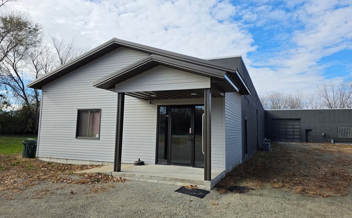 Pictures of Mixed Use, Industrial property located at 1801 Griswold Avenue, Sterling, IL 61081 for sales - image #1