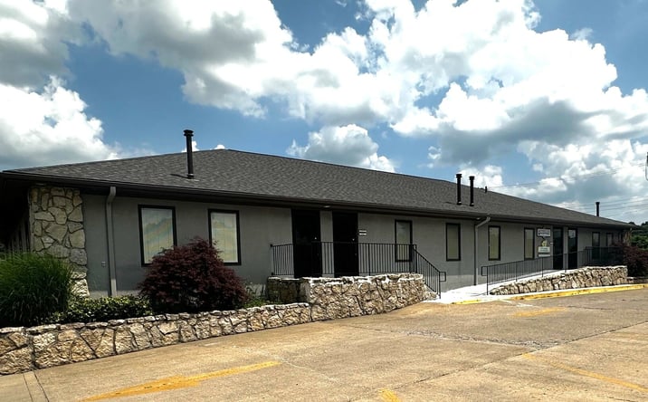 Pictures of Office property located at 1927 Maysville Ave, Zanesville, OH 43701 for sales - image #1