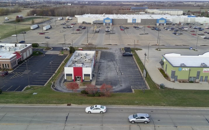 Pictures of Retail property located at 8905 N Allen Rd, Peoria, IL 61615 for sales - image #1