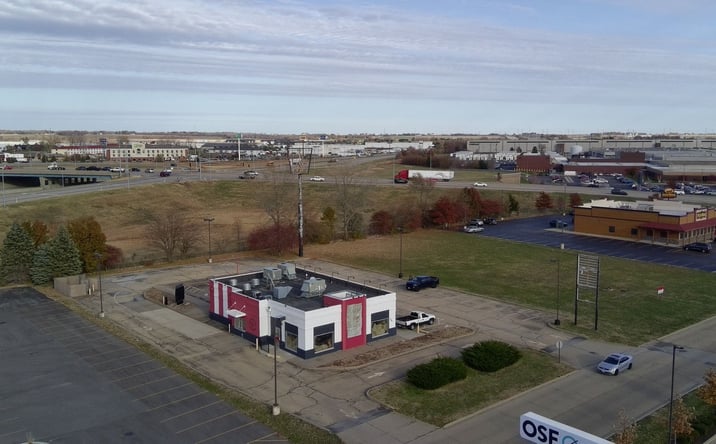 Pictures of Retail property located at 927 W Jackson St, Morton, IL 61550 for sales - image #1