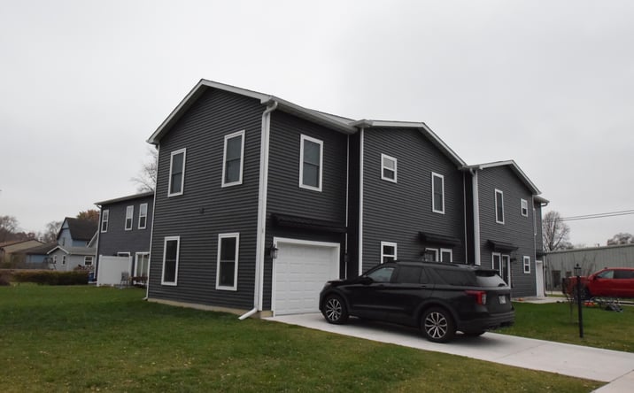 Pictures of Multifamily property located at 150-152 N 16th Street, Chesterton, IN 46304 for sales - image #1