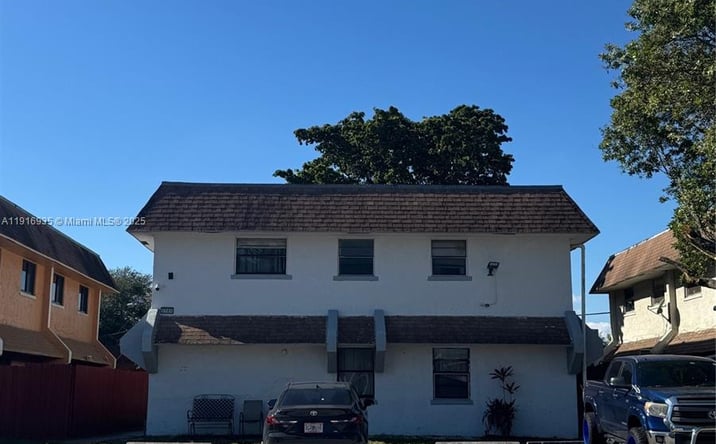 Pictures of Multifamily property located at 1741 SW 40th Ter, Fort Lauderdale, FL 33317 for sales - image #1