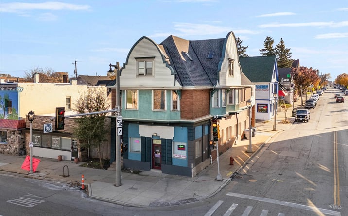 Pictures of Mixed Use property located at 573 W Lincoln Ave, Milwaukee, WI 53207 for sales - image #1