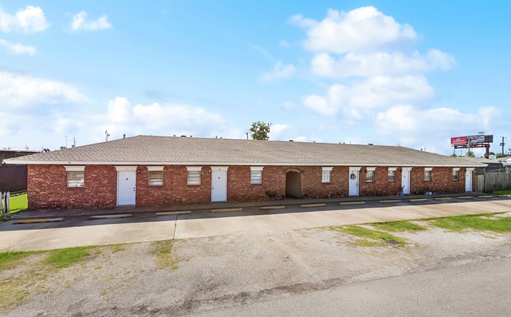Pictures of Multifamily property located at 2222 Florida Ave, Kenner, LA 70062 for sales - image #1