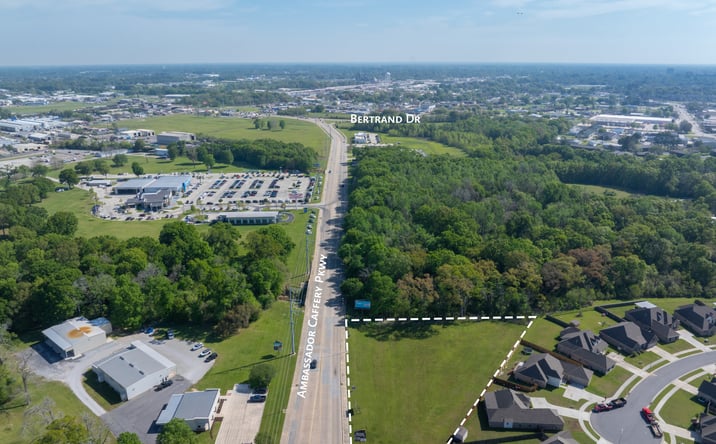 Pictures of Land property located at 1305 Ambassador Caffery Pkwy, Lafayette, LA 70506 for sales - image #1