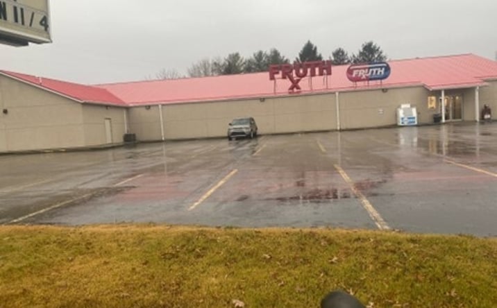 Pictures of Mixed Use, Office, Retail, Self Storage property located at Elizabeth Pike Byp, Mineral Wells, WV 26150 for sales - image #1