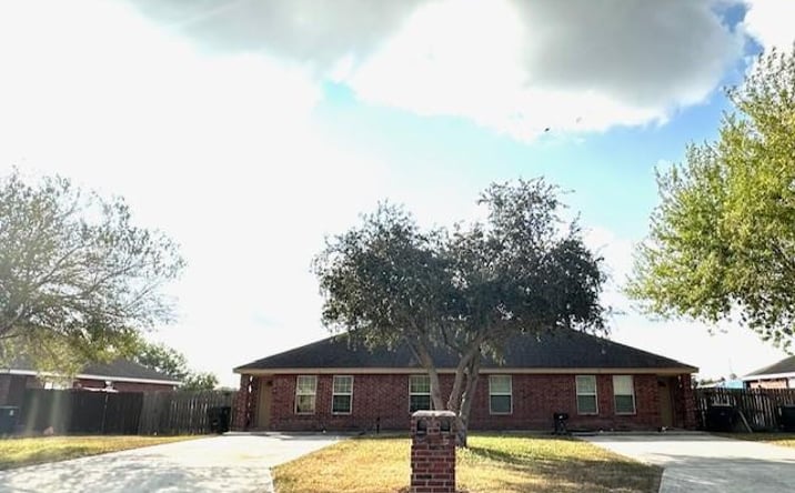 Pictures of Multifamily property located at 2101 N G Street, Harlingen, TX 78550 for sales - image #1