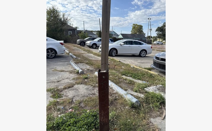 Pictures of Land property located at 5300 Franklin Ave, New Orleans, LA 70122 for sales - image #1