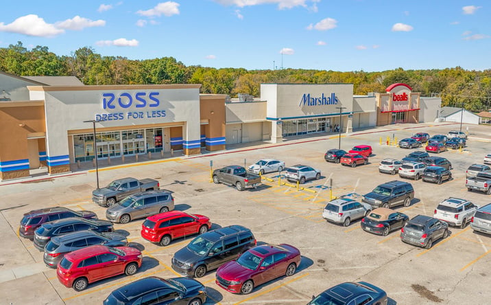 Pictures of Retail property located at 1702 & 1722 S Main St, Grove, OK 74344 for sales - image #1