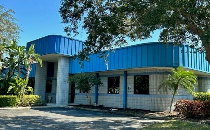 Pictures of Industrial property located at 7575-7565 Commerce Ct, Sarasota, FL 34243 for sales - image #1