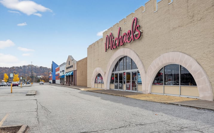 Pictures of Retail property located at 10 Mall Rd, Barboursville, WV 25504 for sales - image #1