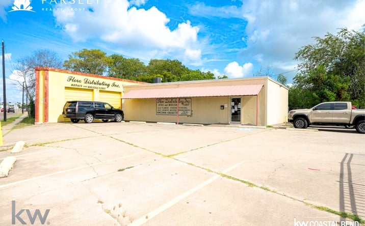 Pictures of Retail, Mixed Use, Business for Sale property located at 625 Rosewood St, Corpus Christi, TX 78405 for sales - image #1