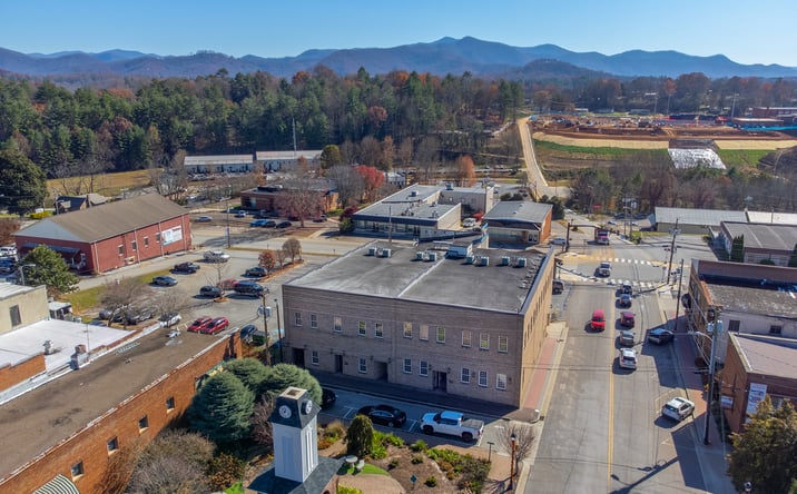Pictures of Mixed Use, Office, Retail property located at 228 E Palmer St, Franklin, NC 28734 for sales - image #1
