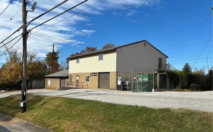 Pictures of Industrial property located at 708 & 712 Stemmers Run Rd, Essex, MD 21221 for sales - image #1
