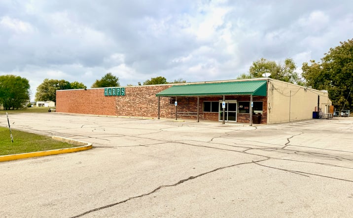 Pictures of Industrial, Mixed Use, Retail property located at 104 MO-162, Clarkton, MO 63837 for sales - image #1