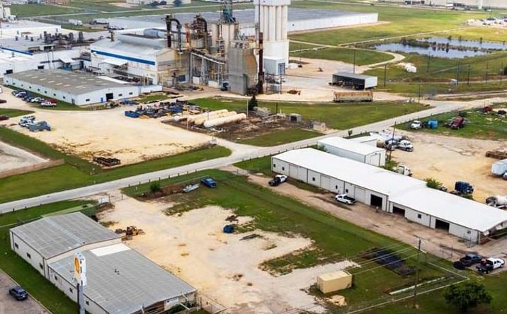 Pictures of Retail, Industrial property located at 2305 N Main St, Cleburne, TX 76033 for sales - image #1