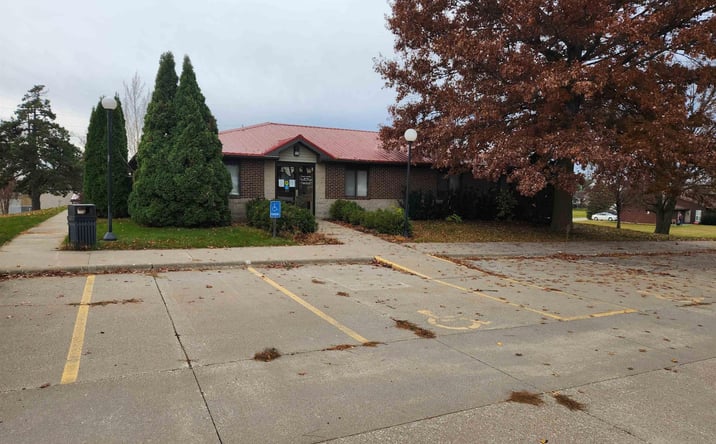 Pictures of Office, Hospitality, Retail, Business for Sale property located at 1309 S Broadway Street, Toledo, IA 52342 for sales - image #1
