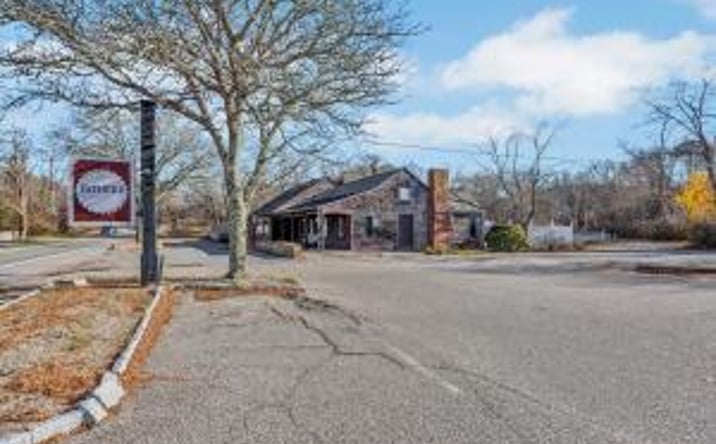 Pictures of Retail property located at 406 Route 6A, East Sandwich, MA 02537 for sales - image #1
