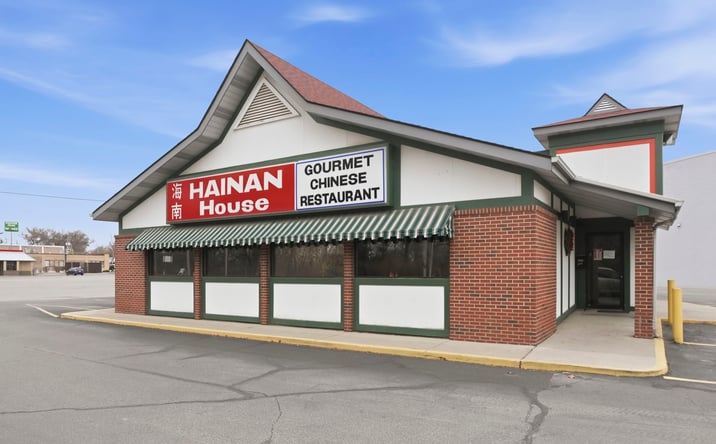 Pictures of Mixed Use, Business for Sale, Retail property located at 1820 Bluffton Rd, Fort Wayne, IN 46809 for sales - image #1