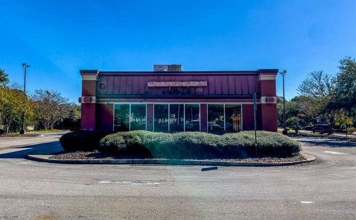 Pictures of Retail property located at 5752 Butler Point Rd, Jacksonville, FL 32256 for sales - image #1